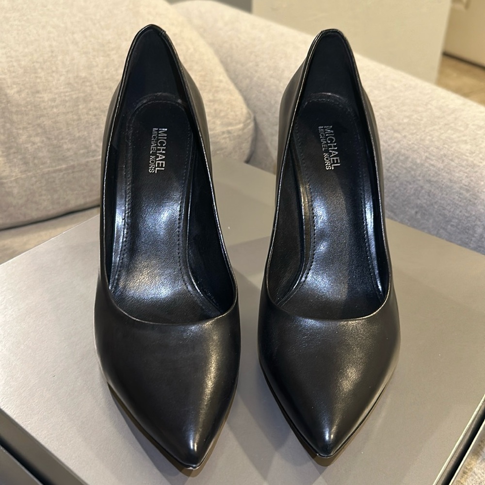 Michael Kors Paloma Pumps